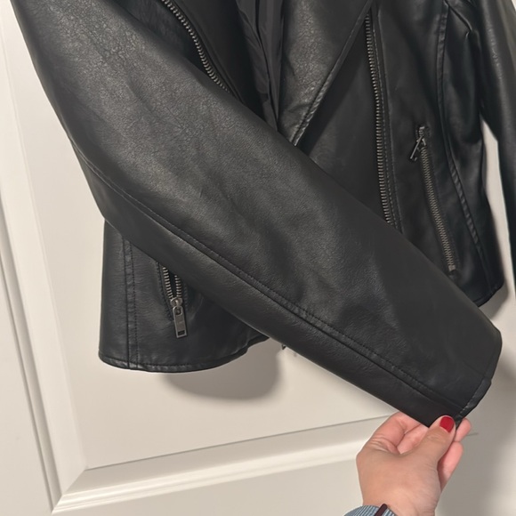 Abercrombie and Fitch Black Vegan Leather Jacket - Picture 5 of 6